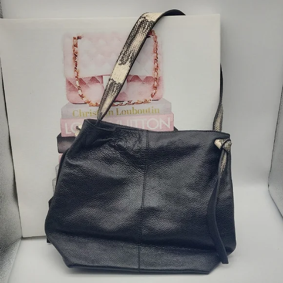 NWT, Black Leather Women's Bag - Picture 3 of 13